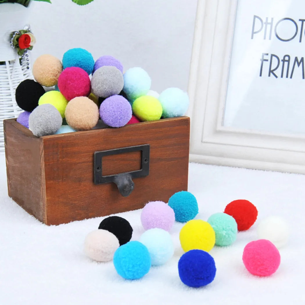 BALLE EN PELUCHE POUR CHAT POMPONS 30/70 Piéces