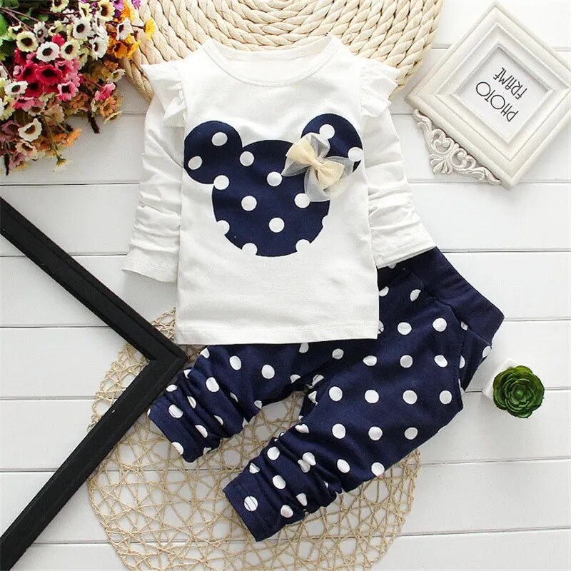 VETEMENTS POUR FILLE (2ans) + 1 CADEAUX (JOUET DE BAIN)