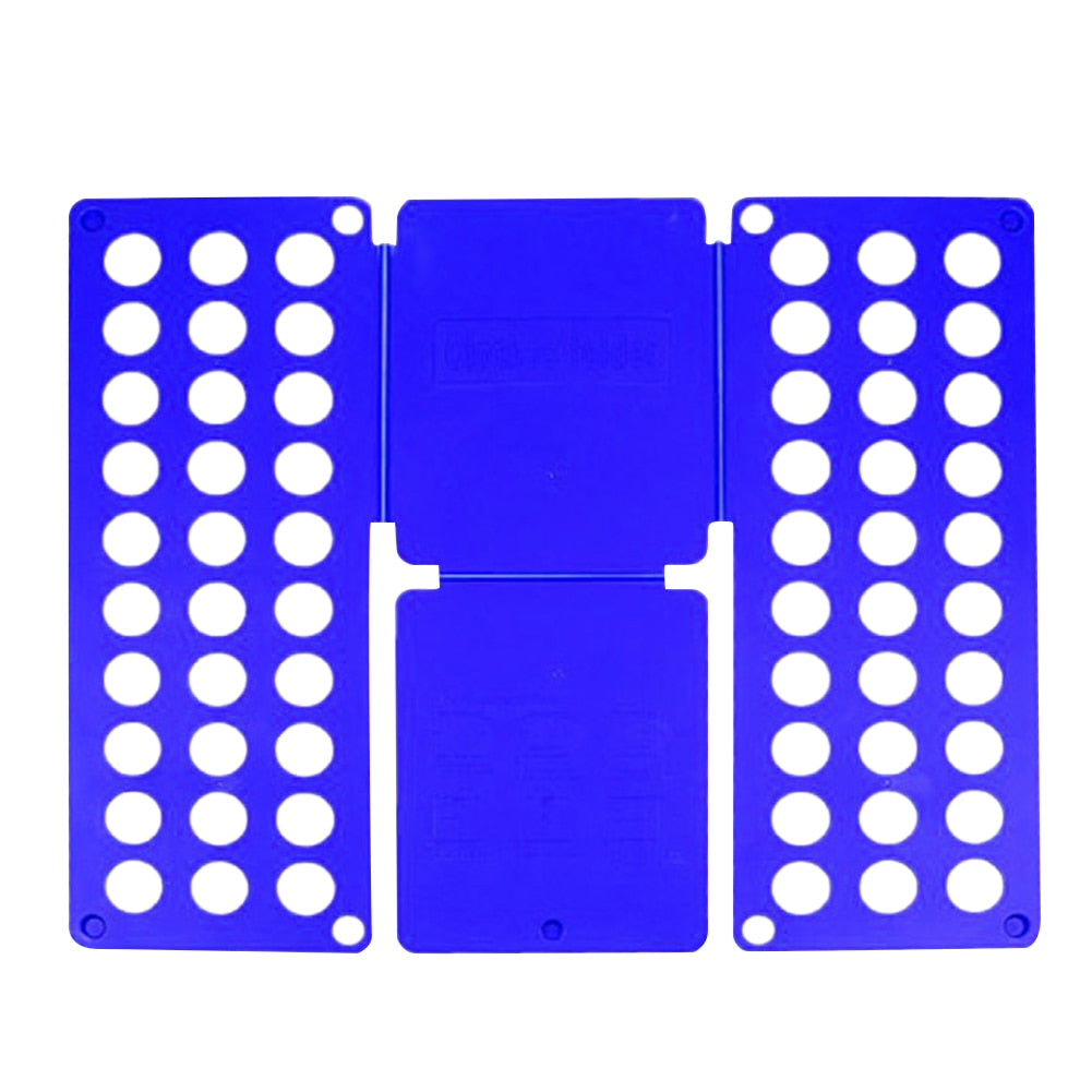Planche pliante de vêtements.