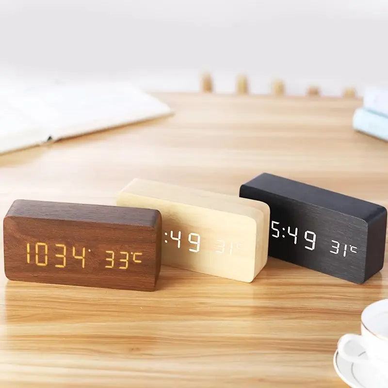 Réveil numérique Horloge de table LED en bois avec température pour chambre à coucher Bureau de voyage