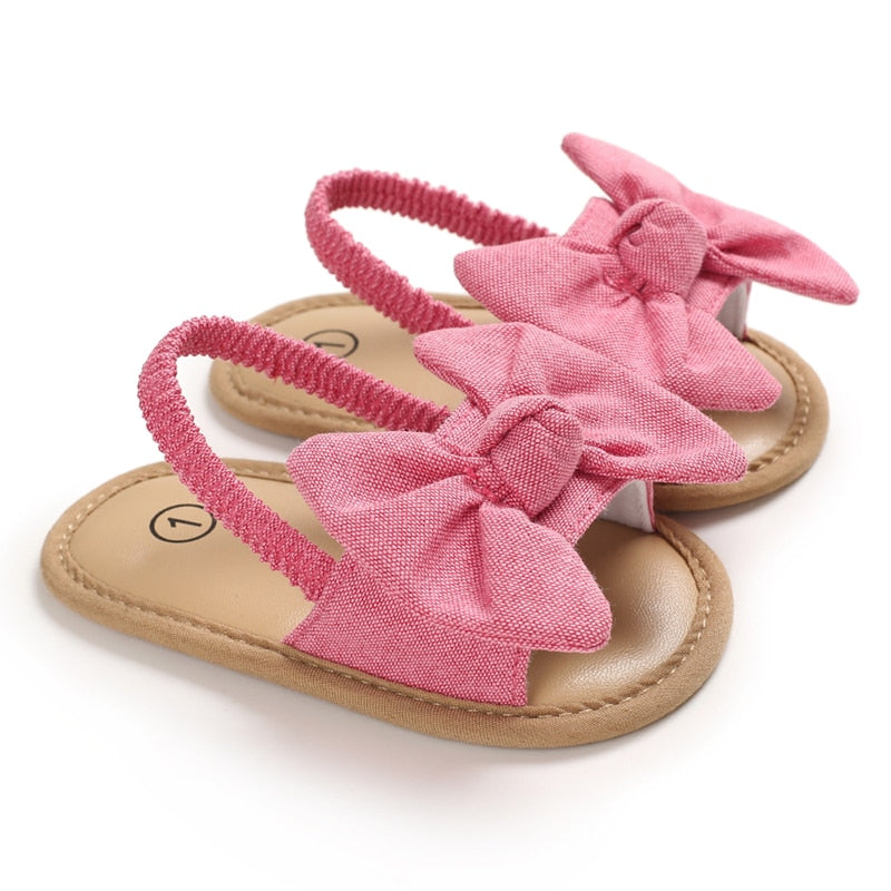 Sandales à noeud pour petites princesses.