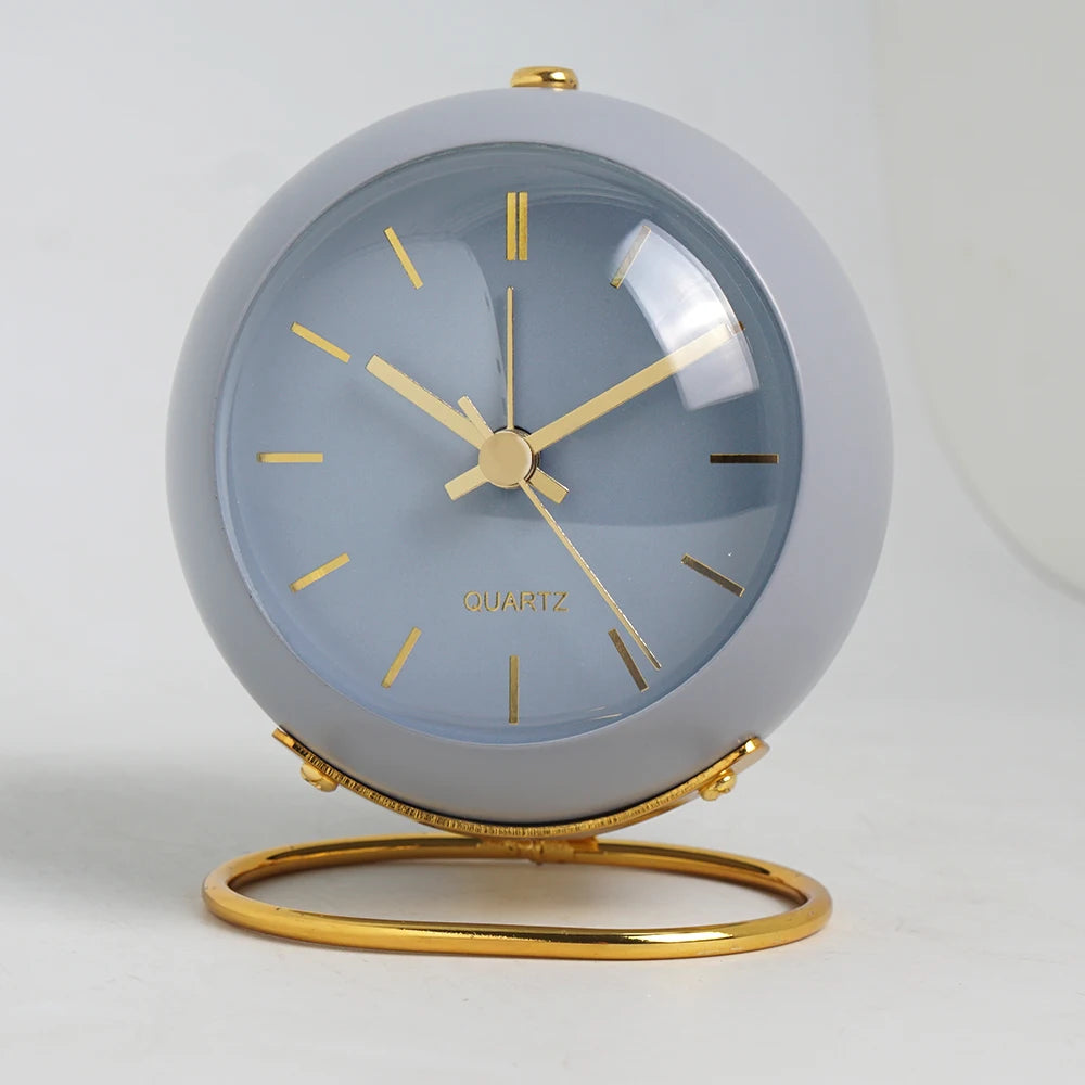 Réveil à côté Horloge de Bureau électronique créative Nordique réveil Minimaliste Nouveau Bureau Chevet étudiant pointeur Lumineux Silencieux Réveil Intelligent