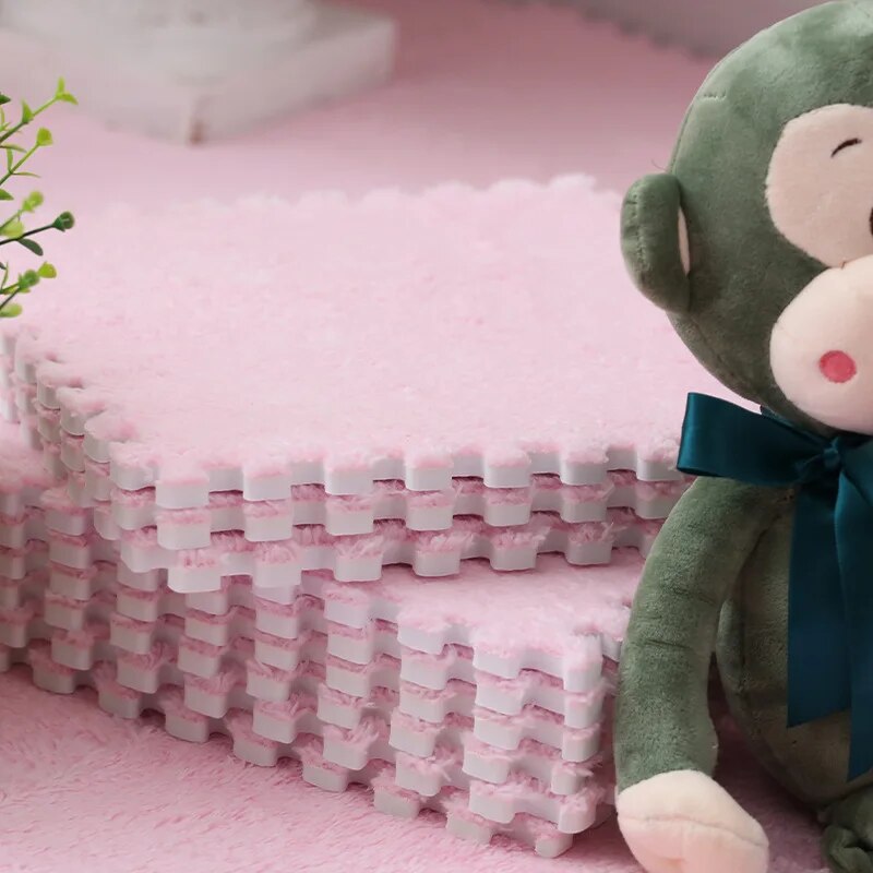 tapis-en-peluche-rose-clair