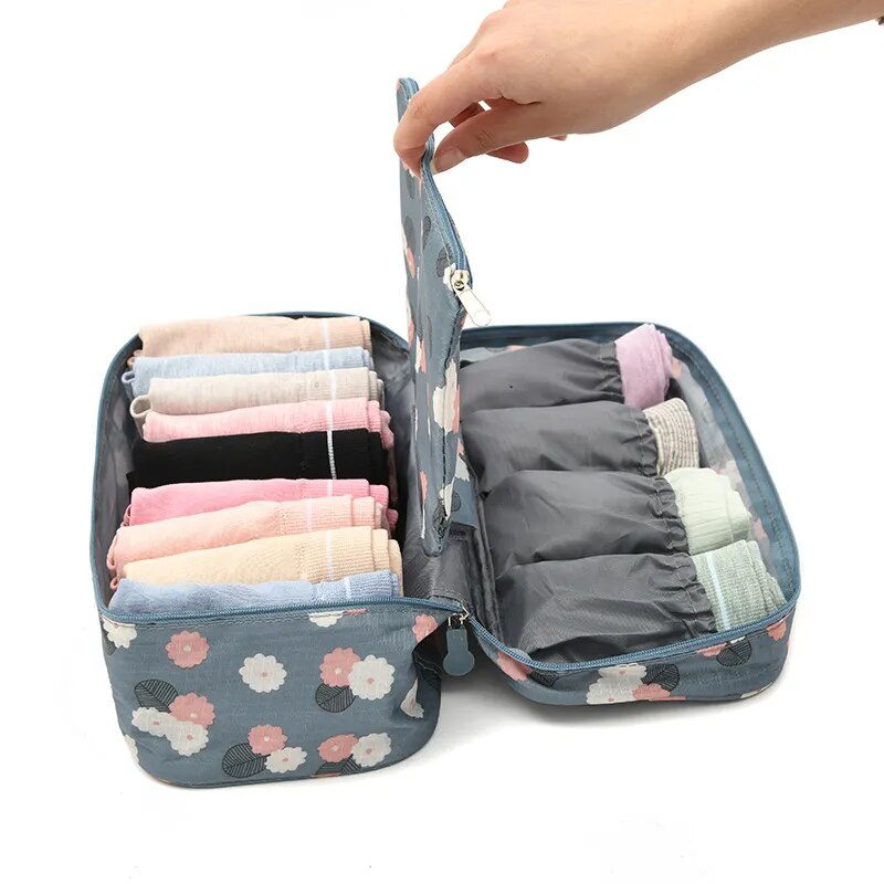 voyage-organise-femme-gris
