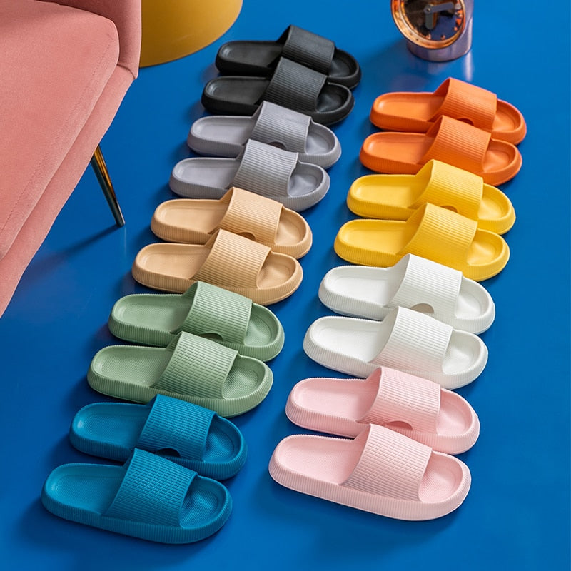 Tongs de plage décontractées pour hommes et femmes.