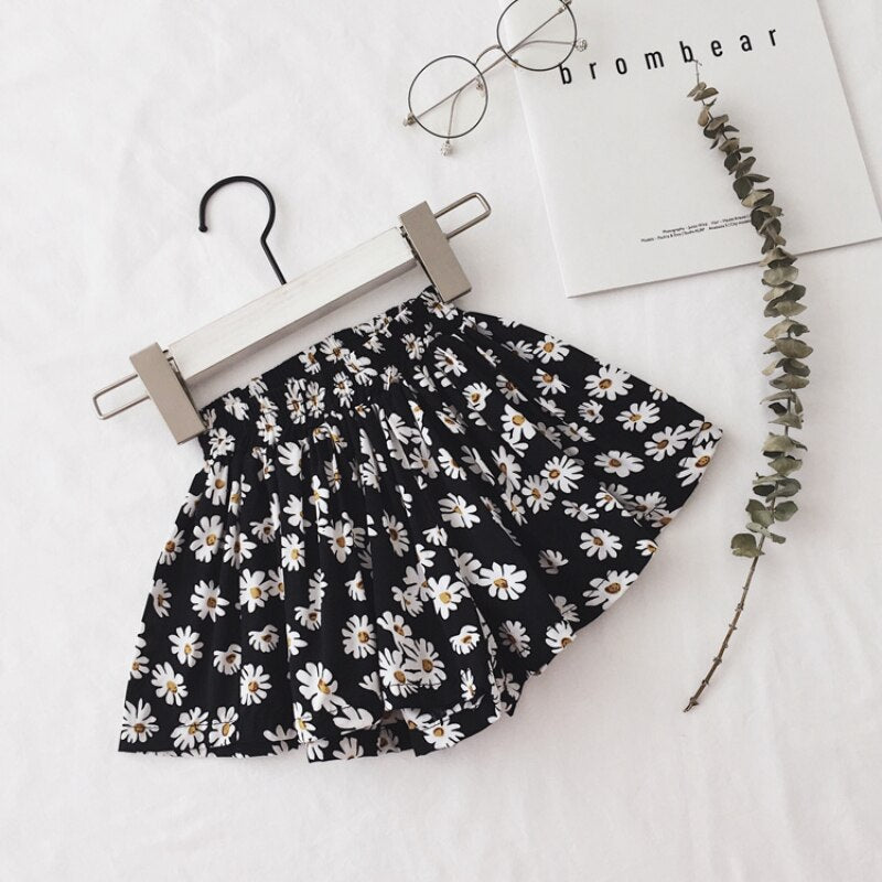 Jupe-short à fleurs pour filles.