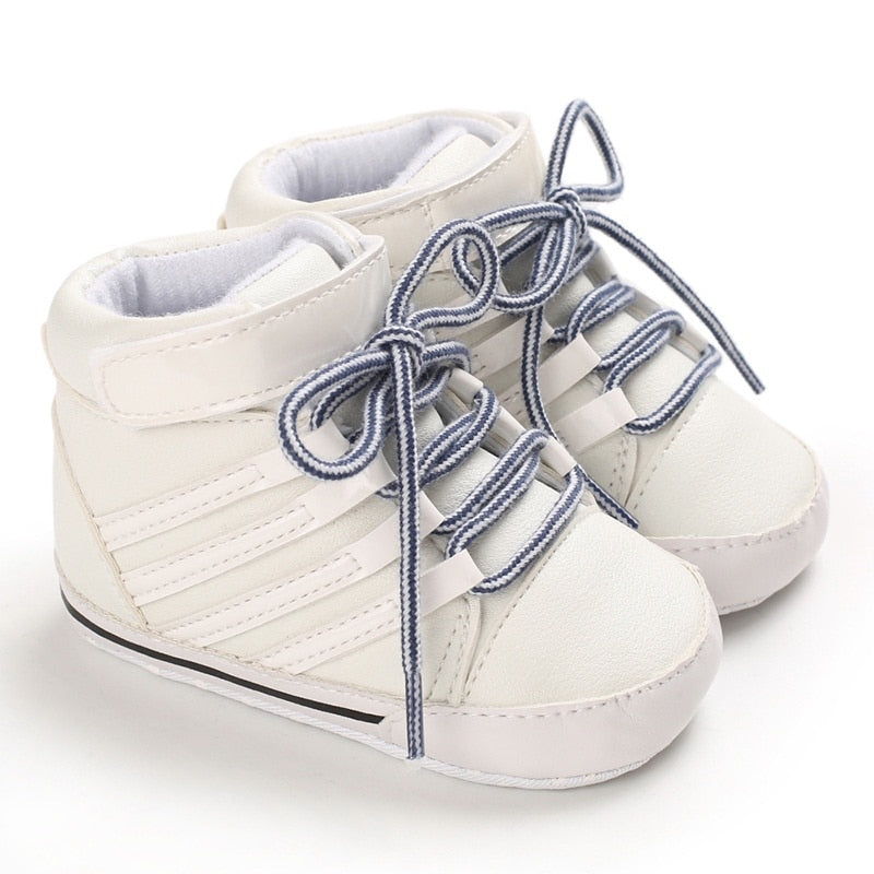 basket-pour-bebe-blanc-cuir-pas-cher-comfortable