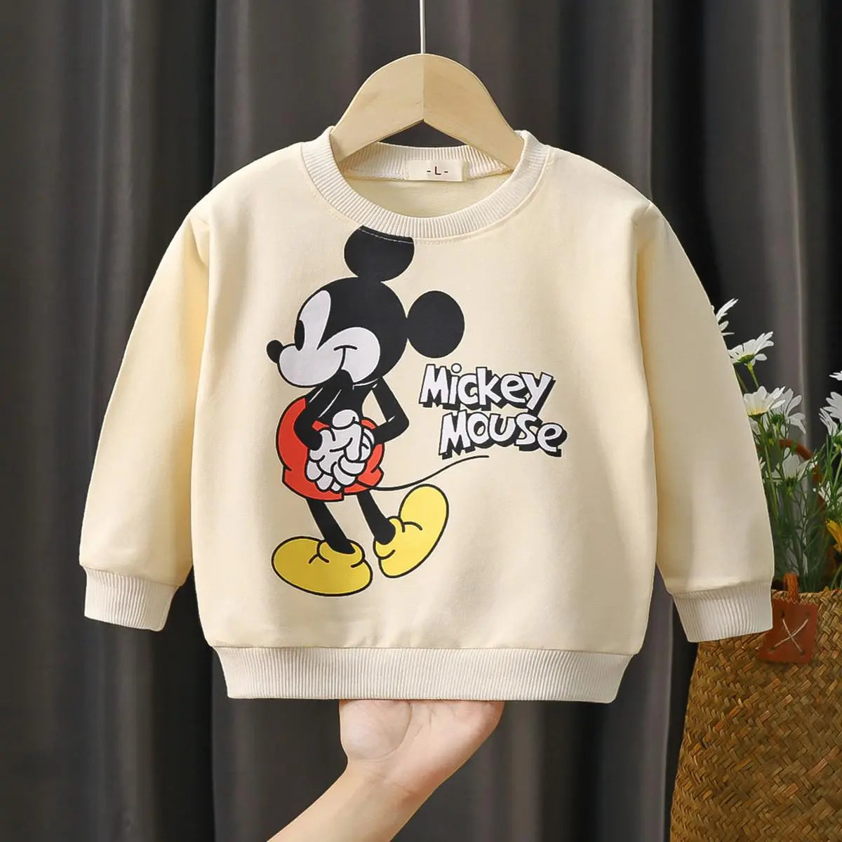 pull-pour-fille-beige-disney